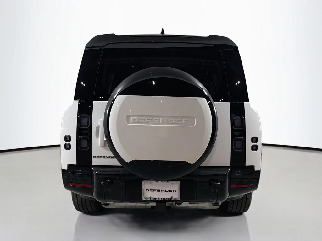New 2026 Fuji White Land Rover X-Dynamic SE image 6