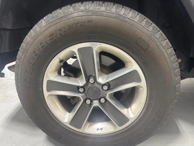 Used 2020 Black Jeep Unlimited Sahara image 6