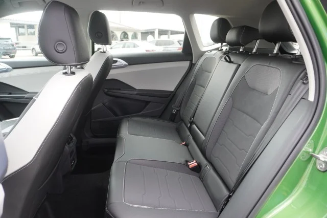 New 2026 Bright Moss Green Metallic Volkswagen 1.5T SE image 21