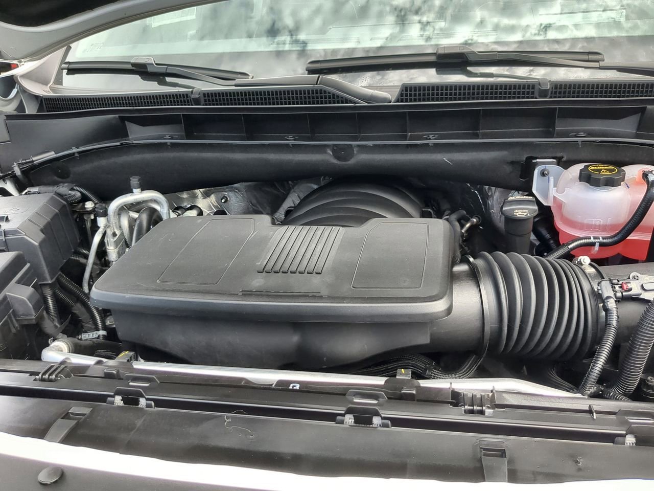 New 2026 Summit White GMC Elevation image 31
