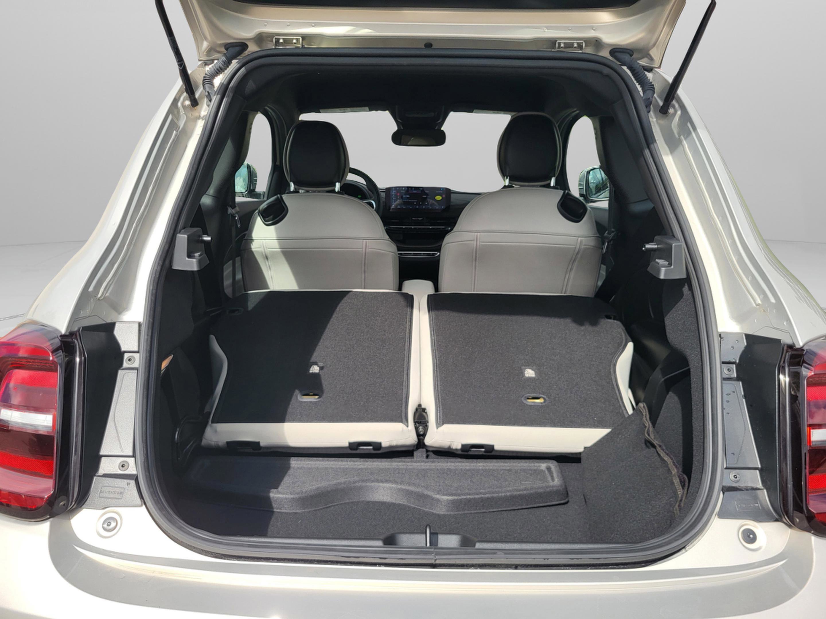 2025 FIAT 500e Base - Photo 24