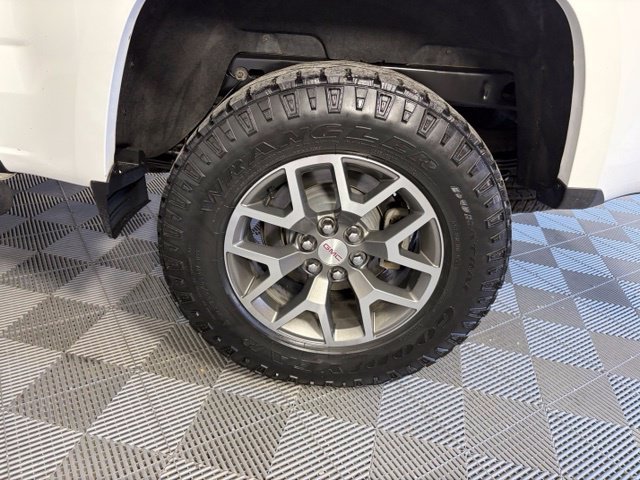 Certified Used 2022 White GMC AT4 w/Cloth image 46
