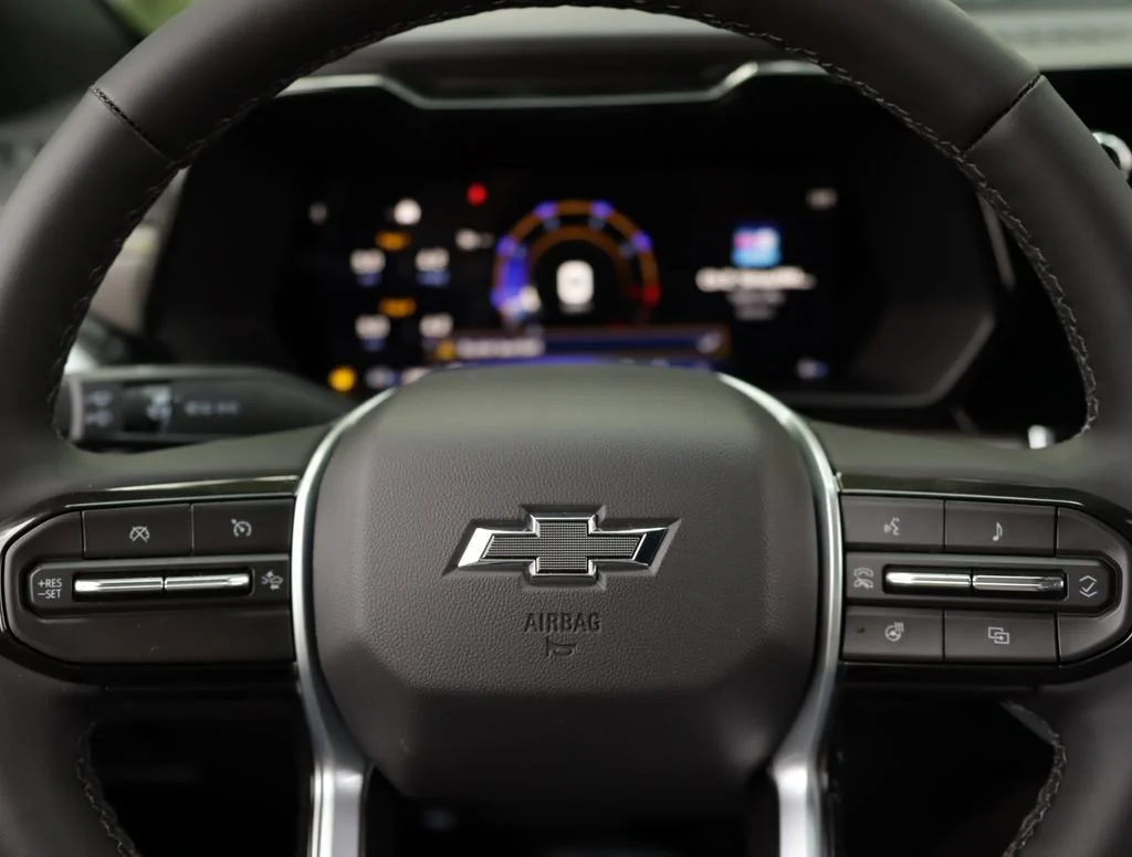 New 2026 Summit White Chevrolet ZR2 image 11