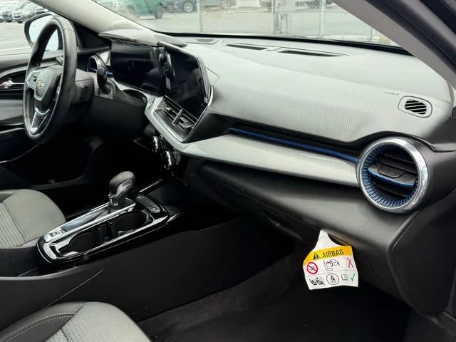 Used 2026 Mosaic Black Metallic Chevrolet LT image 19