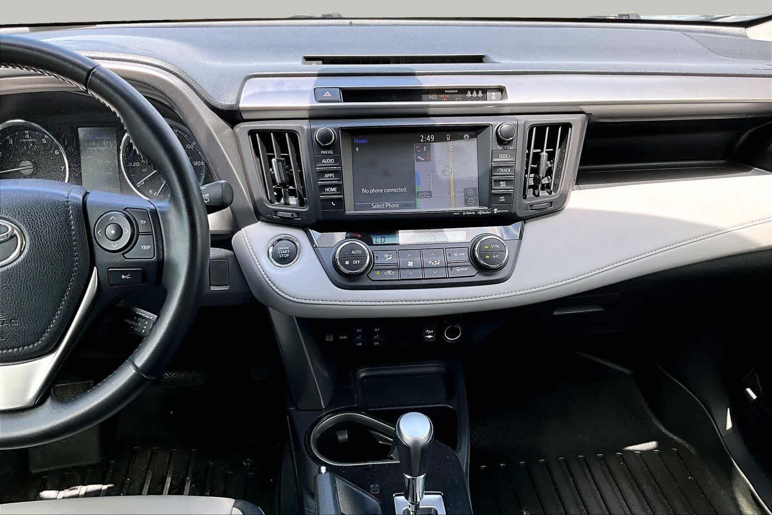 Used 2018 Galactic Aqua Mica Toyota Limited image 7