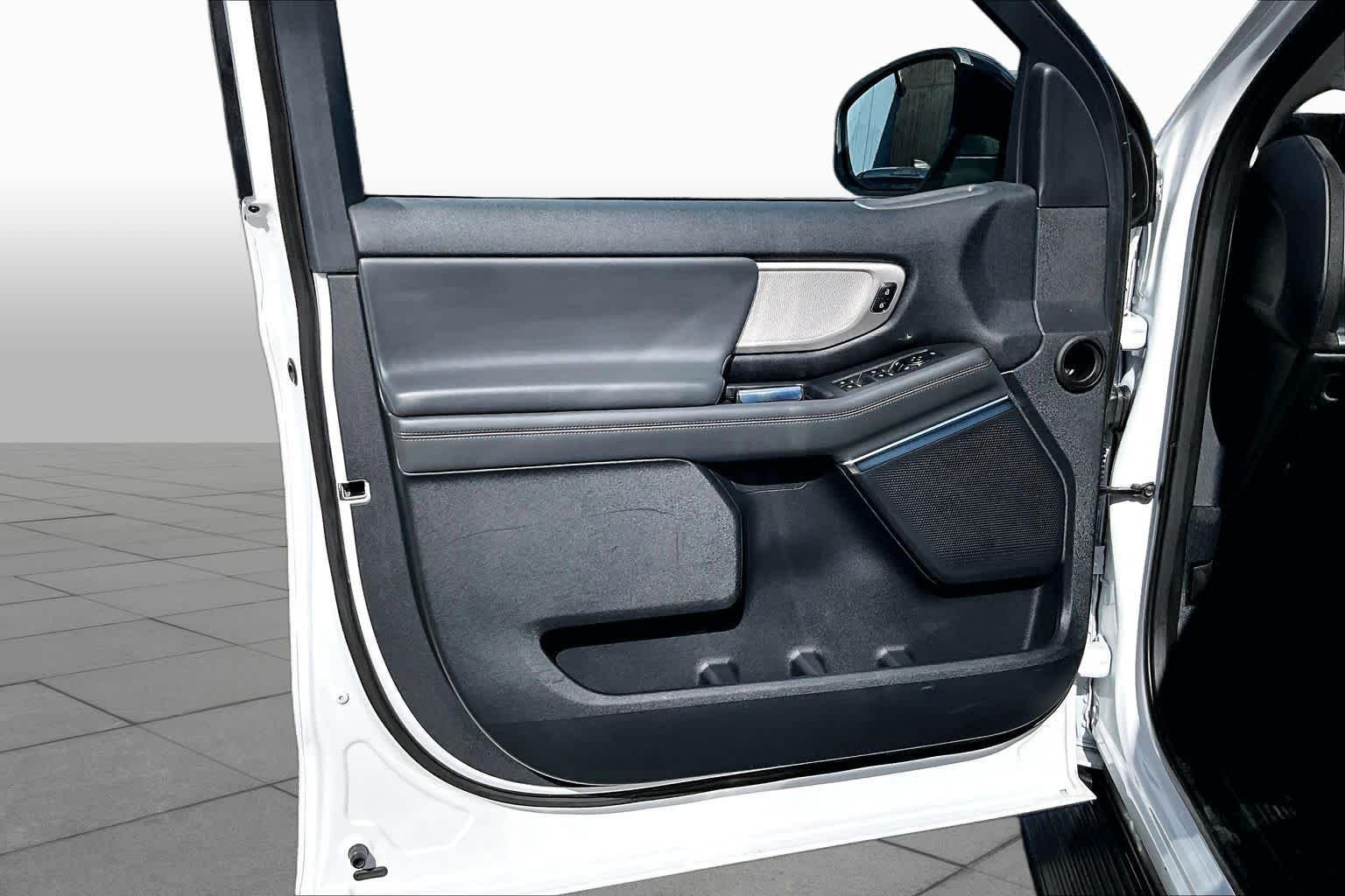 Used 2025 Oxford White Ford Active image 21