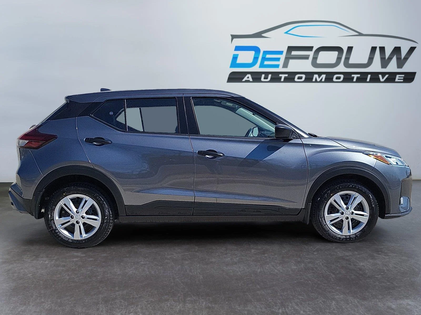 Certified Used 2025 Gun Metallic Nissan S image 2