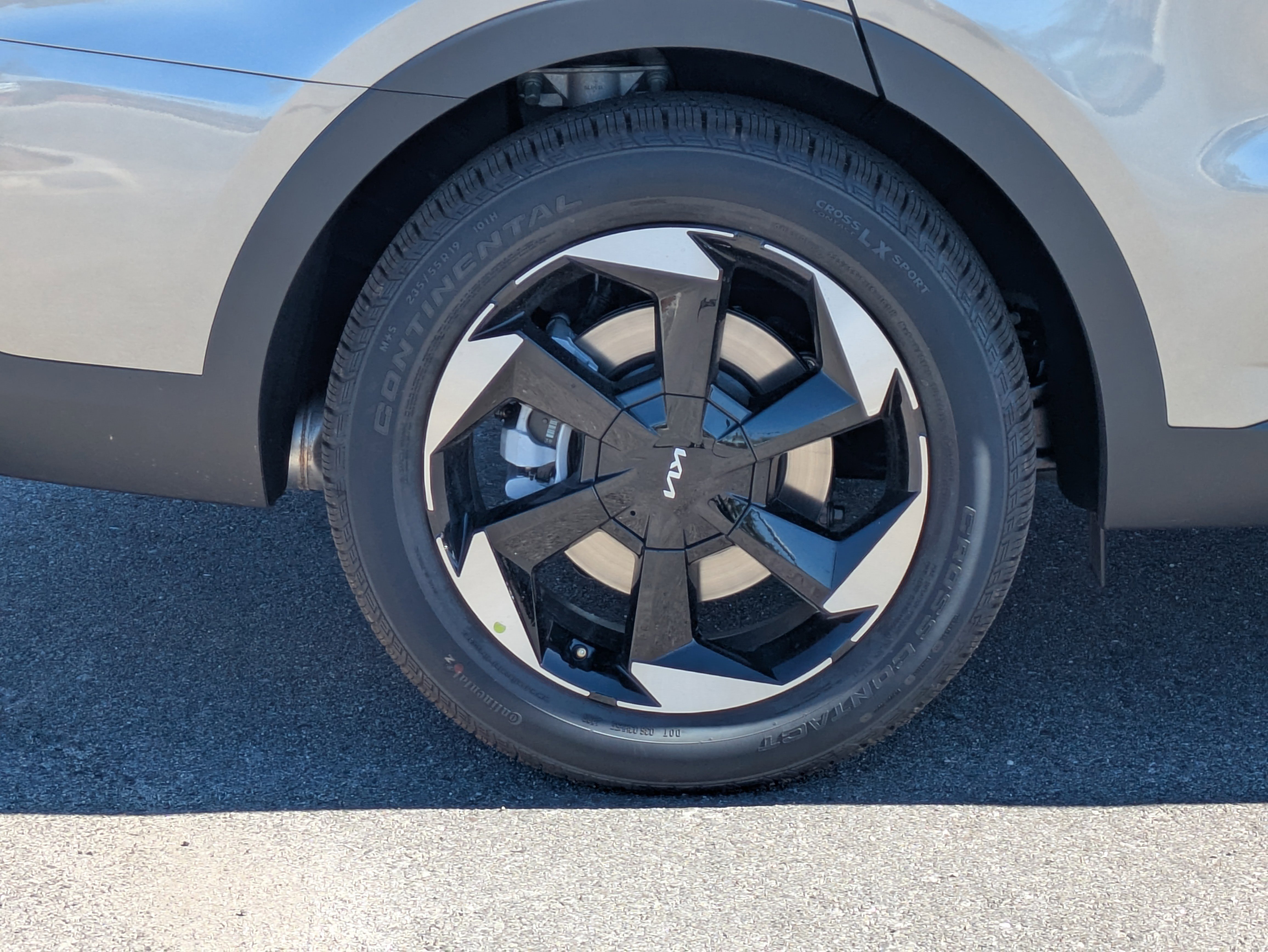 New 2026 Volcanic Sand Kia EX image 9
