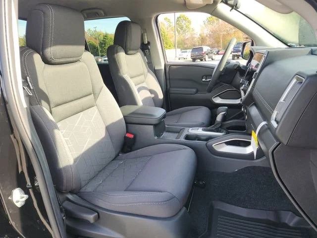 2026 Nissan Frontier SV - Photo 11