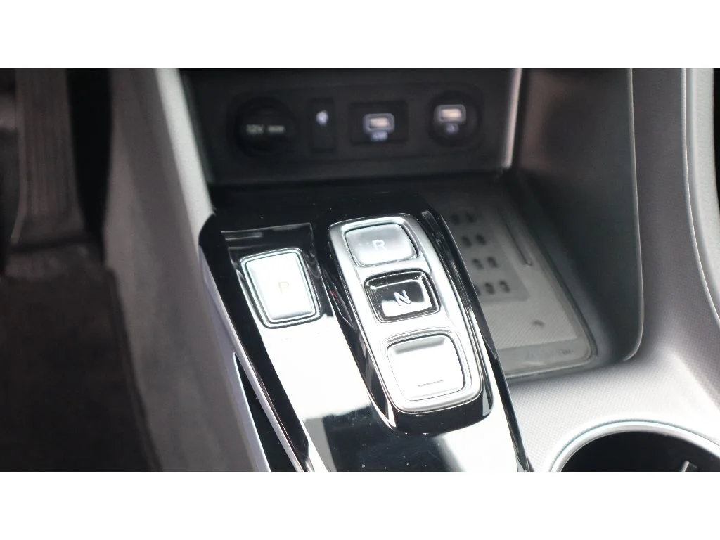 Used 2023 Serenity White Hyundai Limited image 21