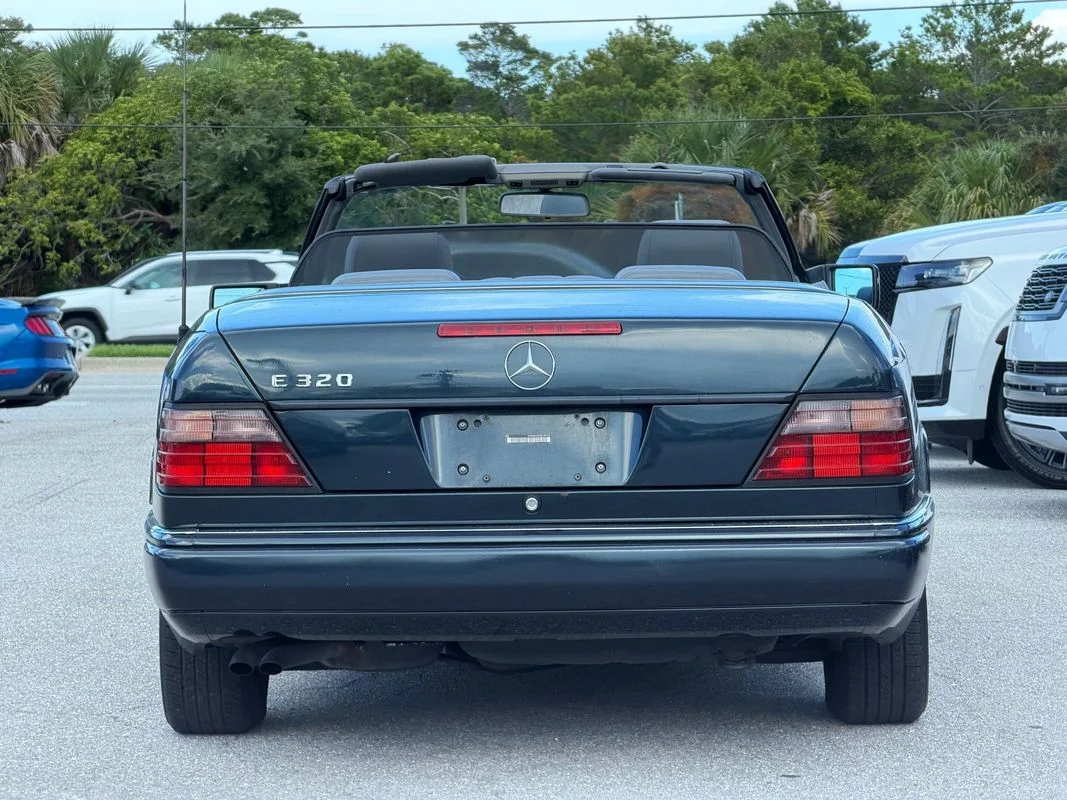 Used 1995  Mercedes-Benz  image 5
