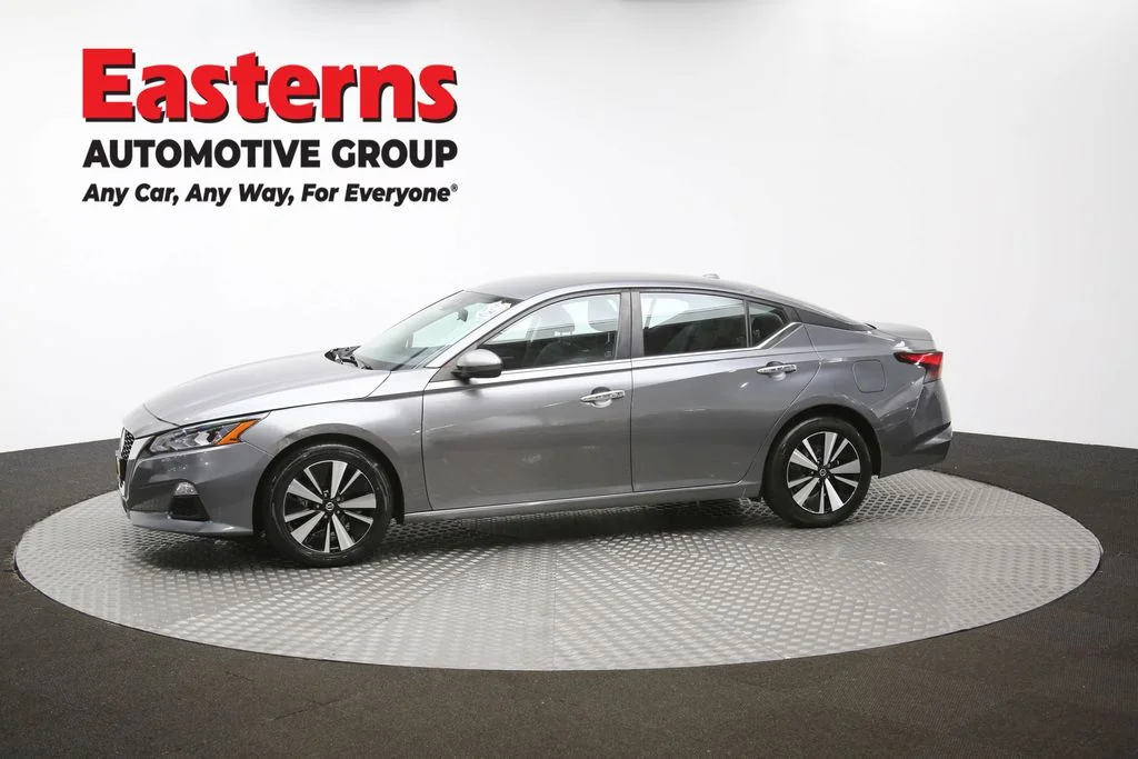 Used 2022 Gray Nissan 2.5 SV image 55