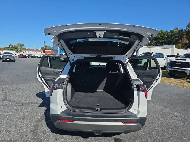 Used 2025 White Chevrolet LT image 13