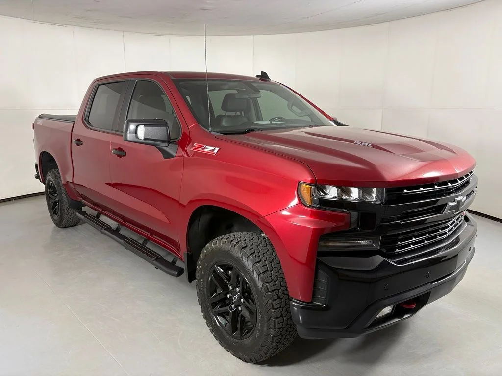 Used 2021 Red Chevrolet LT Trail Boss image 2