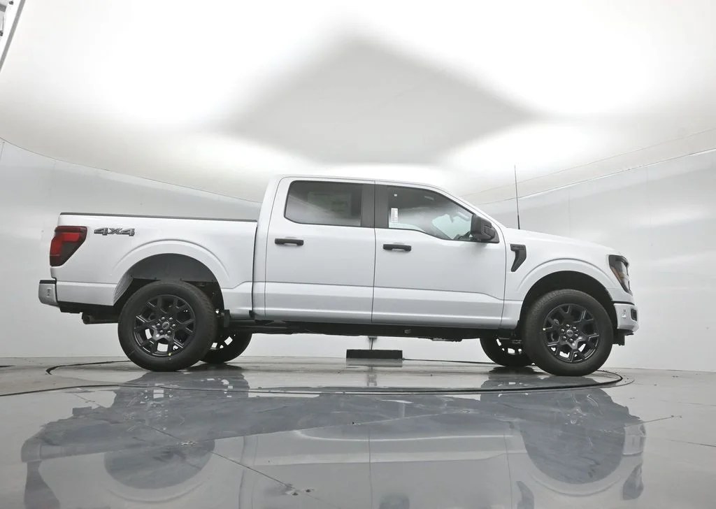 New 2026 Oxford White Ford STX image 40