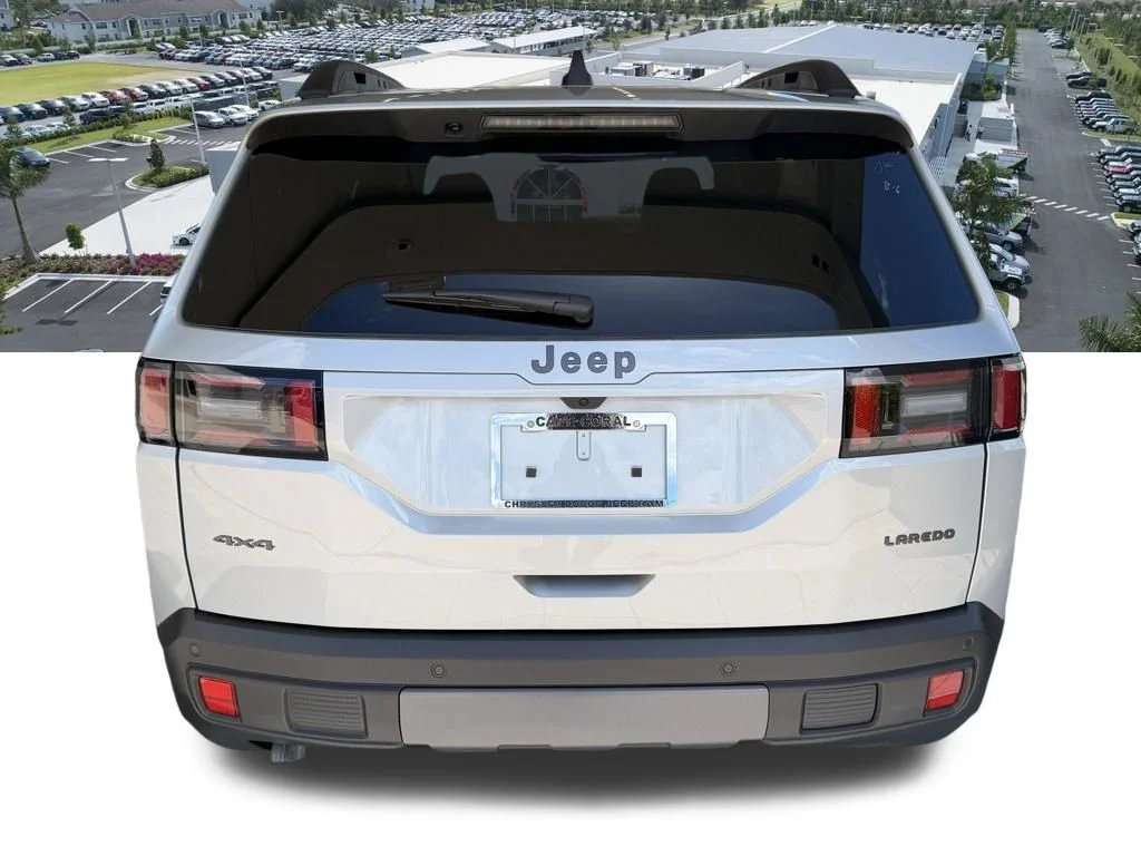 New 2026 Silver Zynith Clear-Coat Exterior Paint Jeep Laredo image 5
