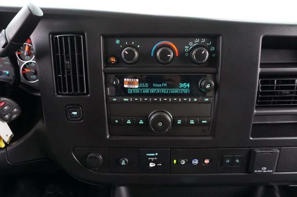 2025 Chevrolet Express Cargo Work Van - Photo 11