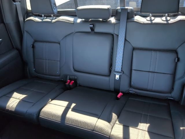 2025 Chevrolet Silverado 1500 High Country - Photo 8
