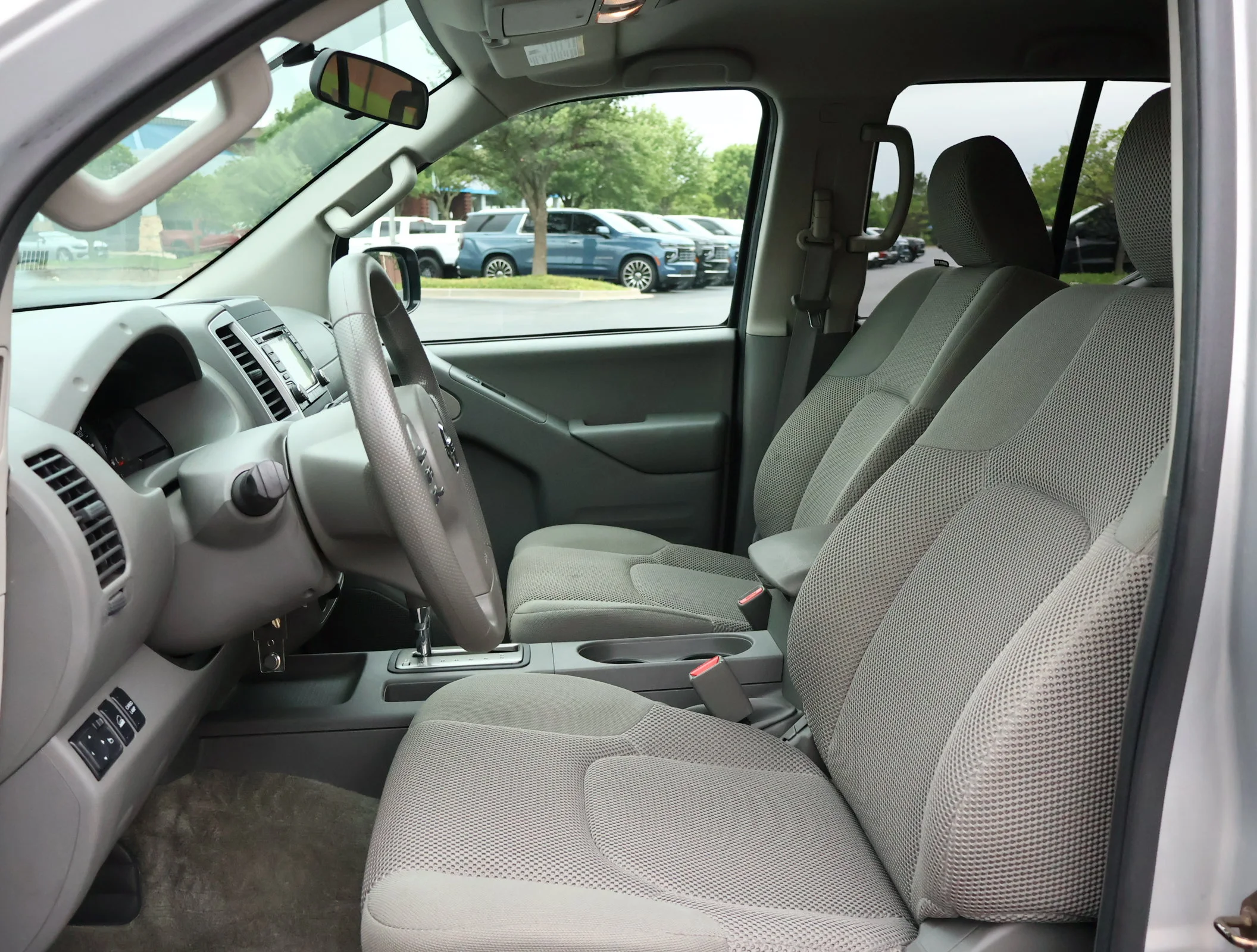 Used 2016 Brilliant Silver Nissan SV image 7