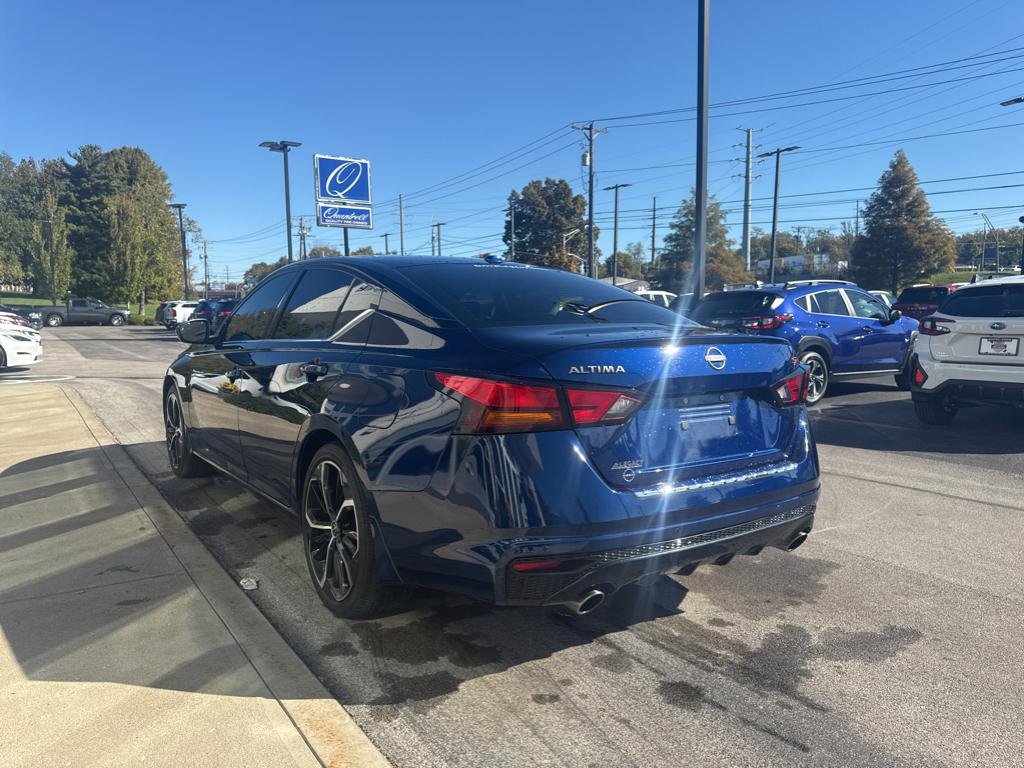 2023 Nissan Altima 2.5 SR photo 4