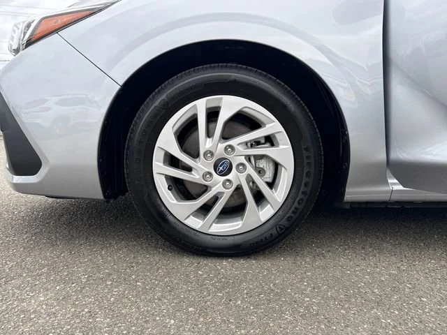 Used 2025 Ice Silver Metallic Subaru Base image 26