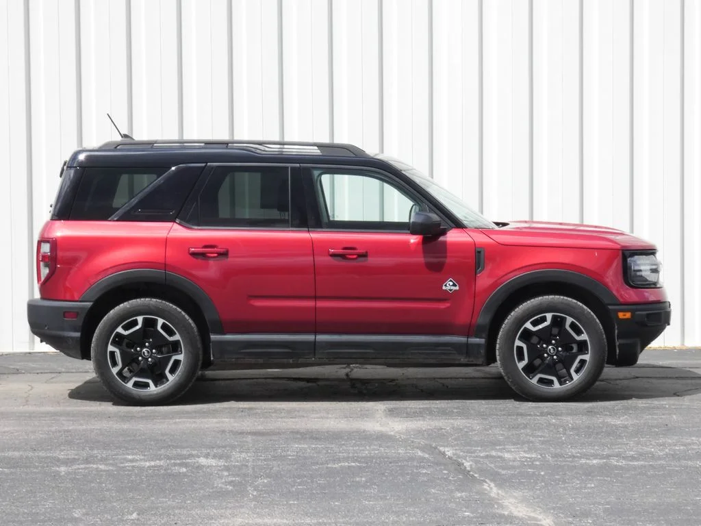 Used 2021 Ford Bronco Sport Outer Banks with VIN 3FMCR9C60MRB10717 for sale in Kansas City