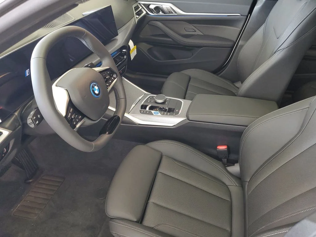 New 2026 Alpine White BMW eDrive40 image 15
