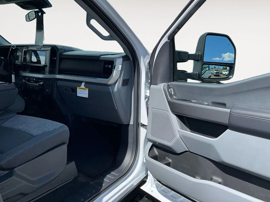 New 2026 Oxford White Ford F-250® XLT image 9