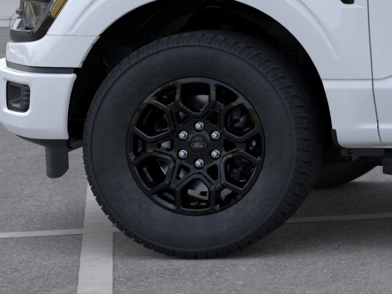 New 2026 Oxford White Ford XLT image 41