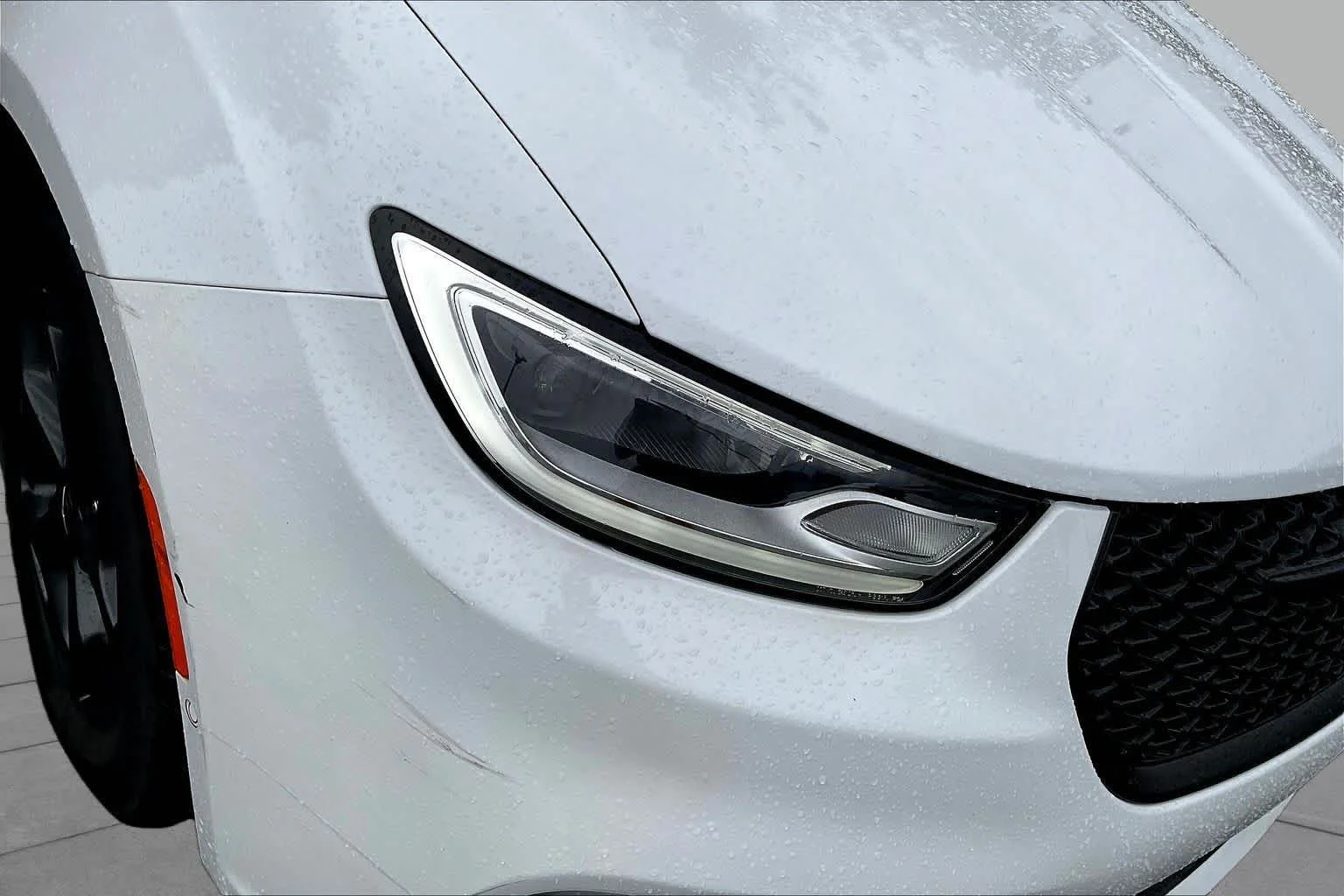 Used 2024 Bright White Clearcoat Chrysler Hybrid Premium S Appearance Pkg image 28
