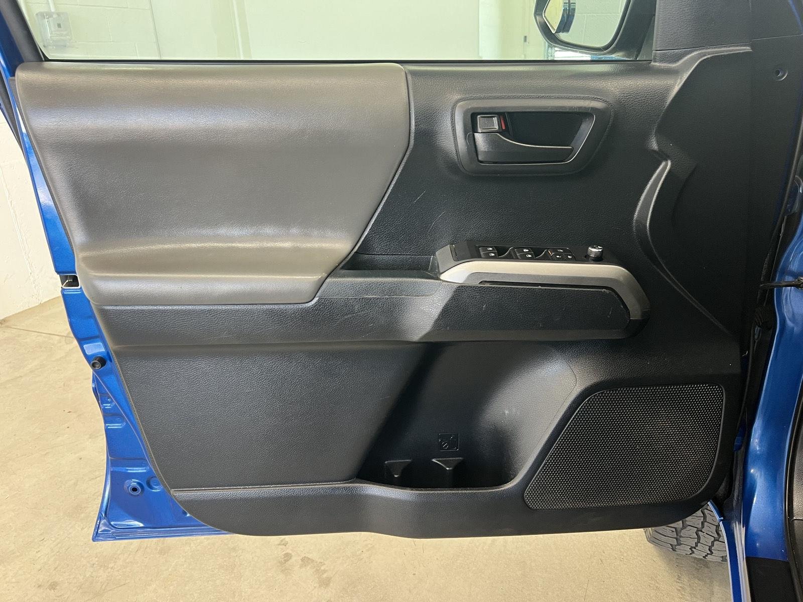 Used 2018 Blazing Blue Pearl Toyota SR5 V6 image 12