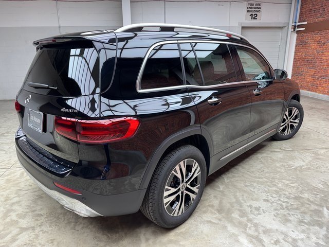 2026 Mercedes Benz GLB 250 4MATIC photo 4