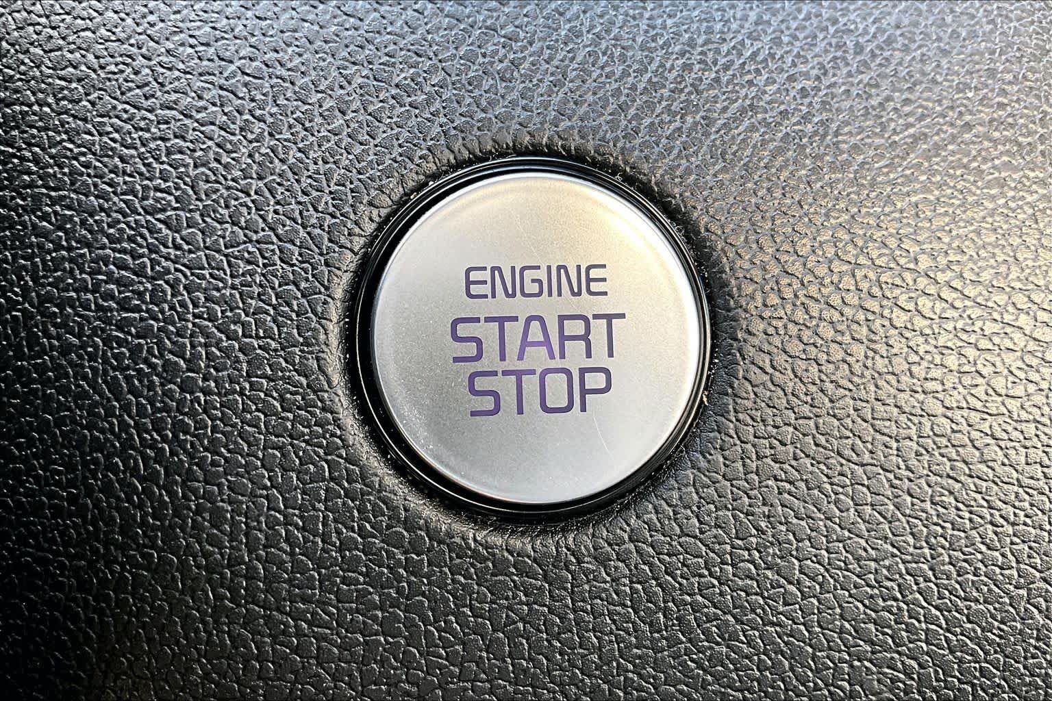 Used 2023 Everlasting Silver Kia SX image 30