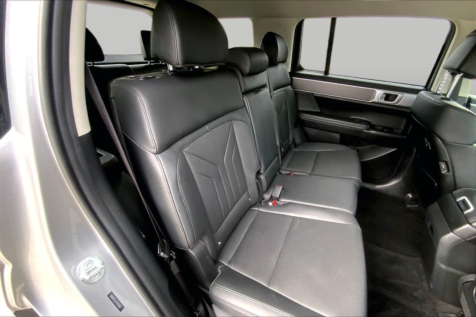 Used 2026 Shimmering Silver Hyundai SEL image 19
