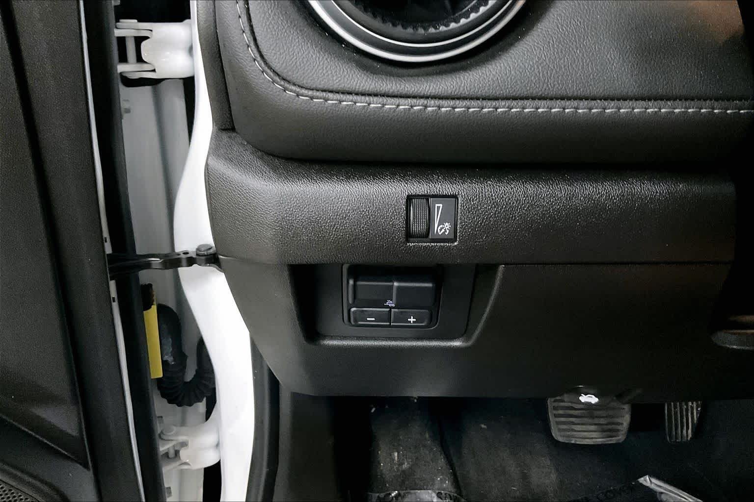 2024 Chevrolet Colorado LT - Photo 32