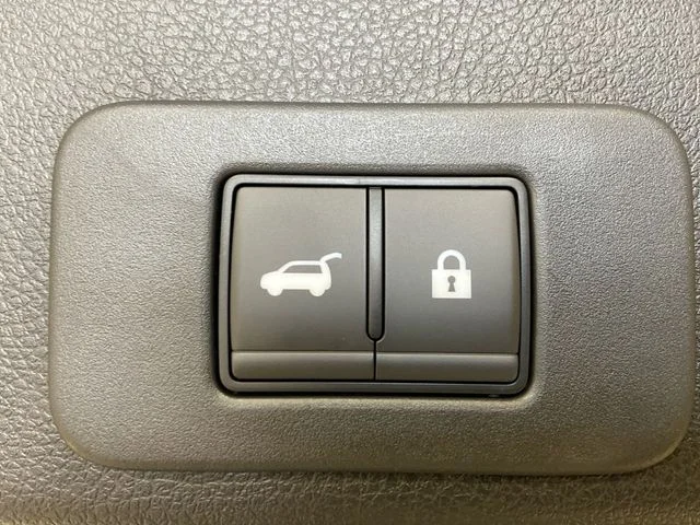 New 2026 White Nissan Platinum image 19