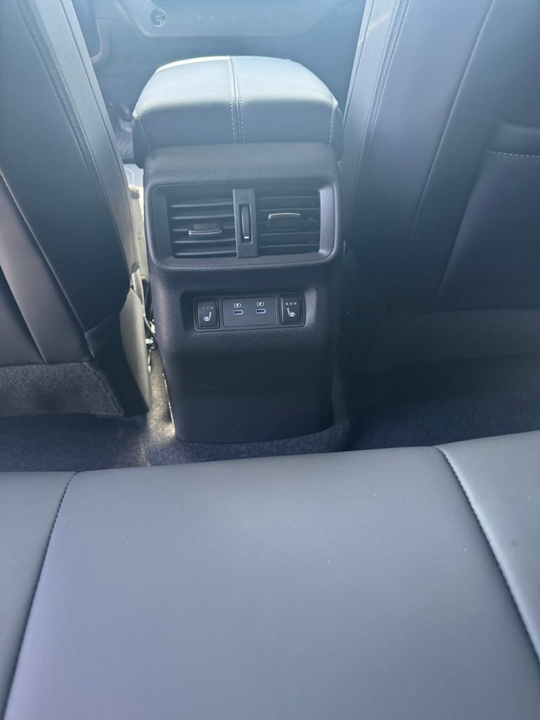 New 2026 Aurora Blue Pearl Metallic / Super Black Two-tone Nissan Platinum image 17