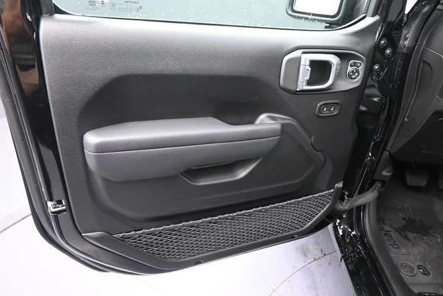New 2026 Black Clear-Coat Exterior Paint Jeep Sport S image 27
