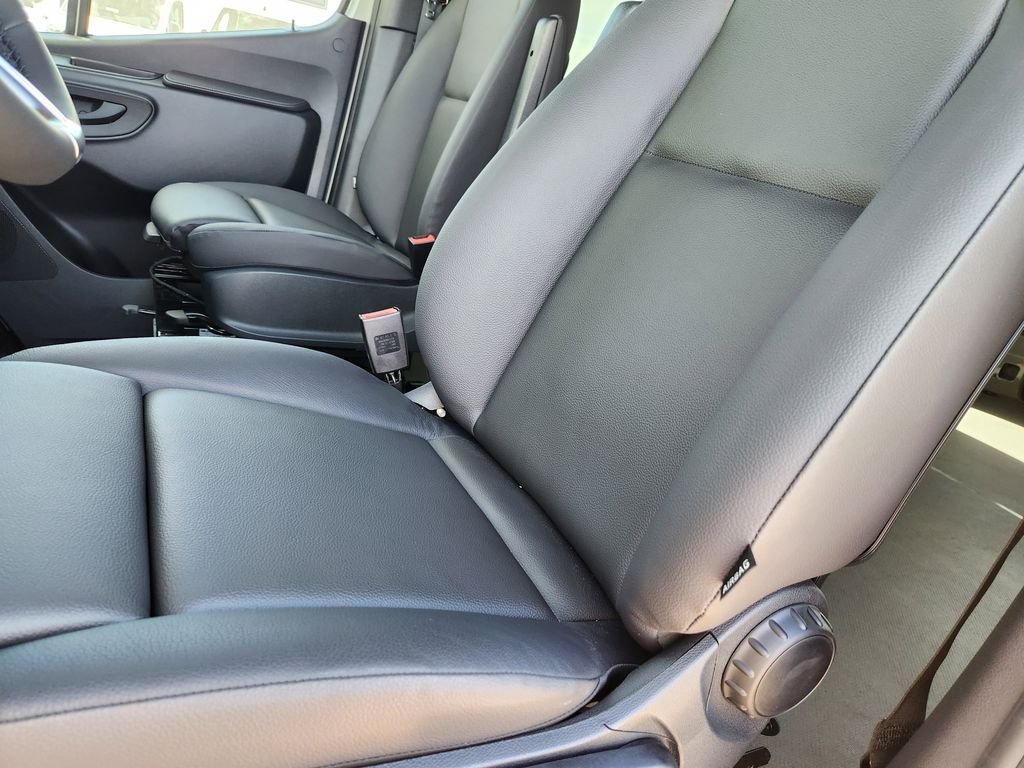 New 2026 Stone Grey Mercedes-Benz CARGO image 15