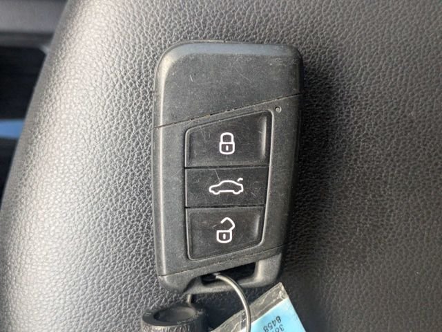Used 2022 Gray Volkswagen 1.5T S image 32