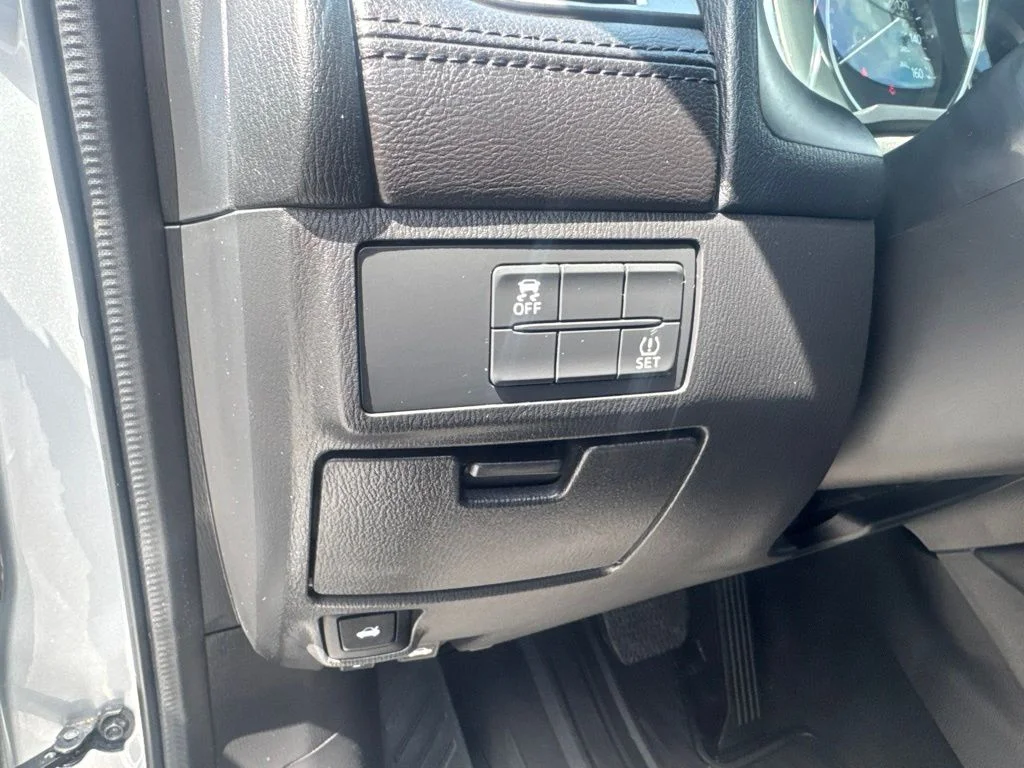 Used 2017 Silver Mazda Touring image 30