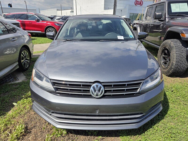 Used 2018 Gray Volkswagen 1.4T S image 2
