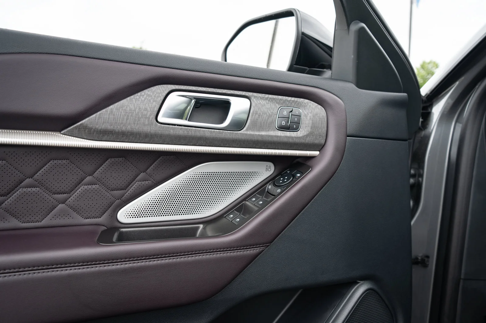 New 2027 Carbonized Gray Metallic Ford Platinum™ image 31