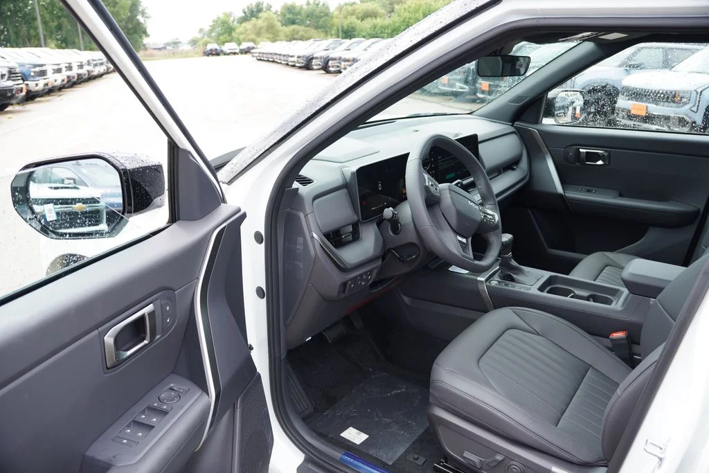 New 2027 Snow White Pearl Kia X-Line S image 10