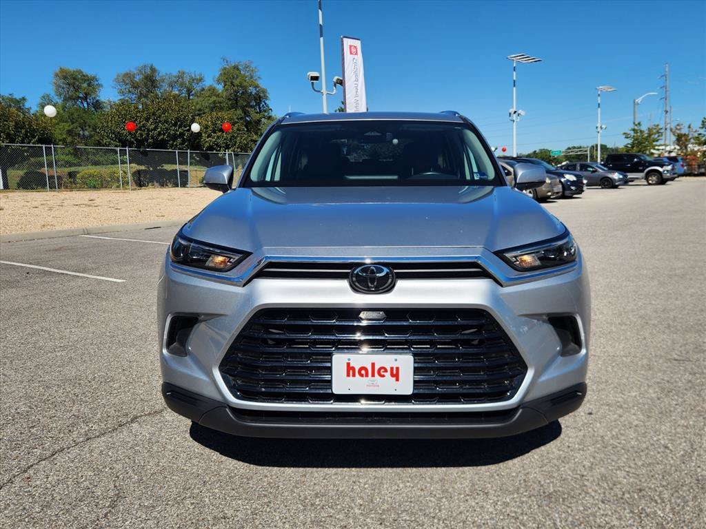 Certified Used 2025 Silver Toyota XLE image 10