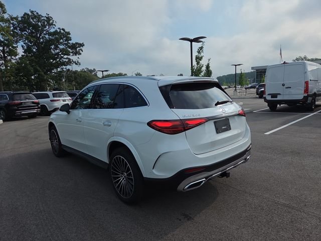 New 2027 MANUFAKTUR Moonlight White Metallic Mercedes-Benz GLC300 image 5