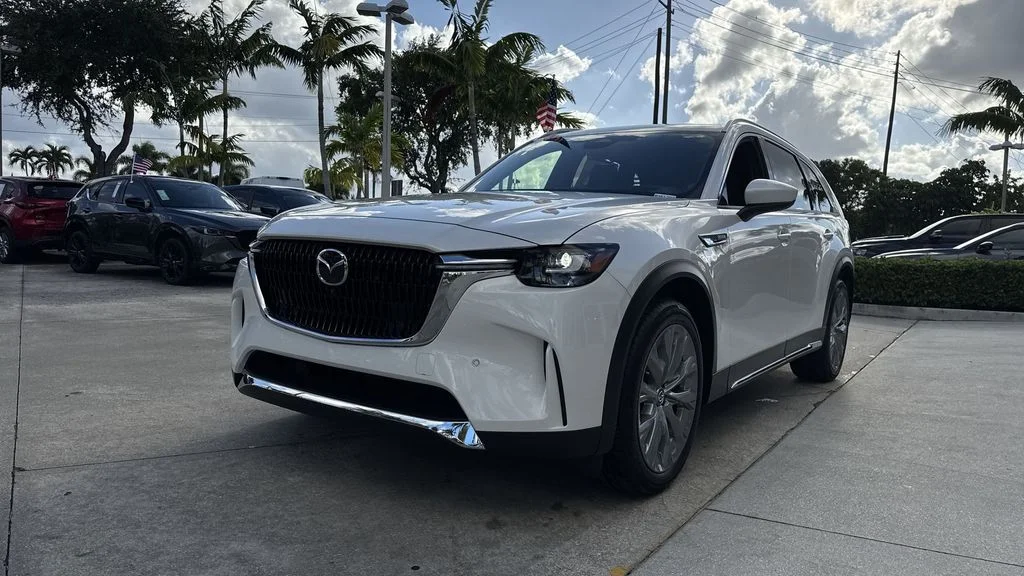 2025 Mazda CX-90 Premium Plus Package - Photo 31