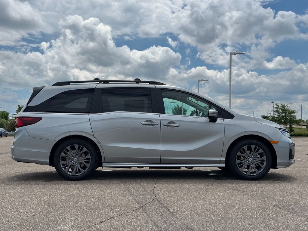 New 2026 Solar Silver Metallic Honda Touring image 6