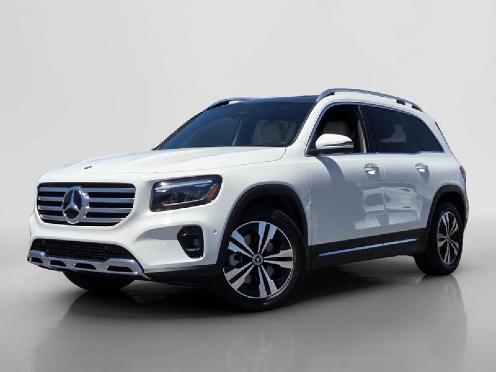 2026 Mercedes-Benz GLB GLB 250's photo