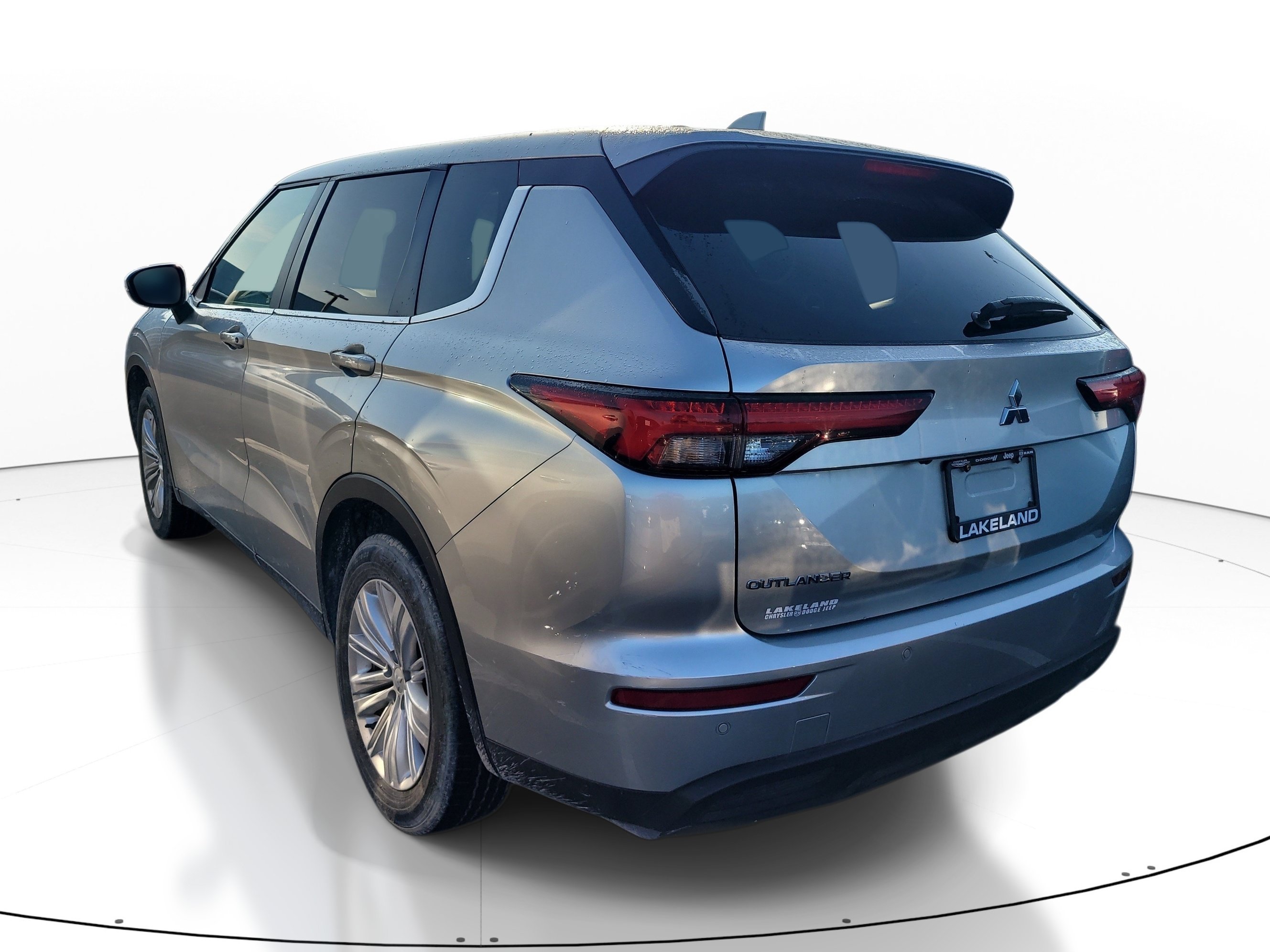 Used 2024  Mitsubishi ES image 6